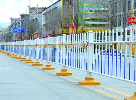9081541984937103.jpg 交通护栏.jpg