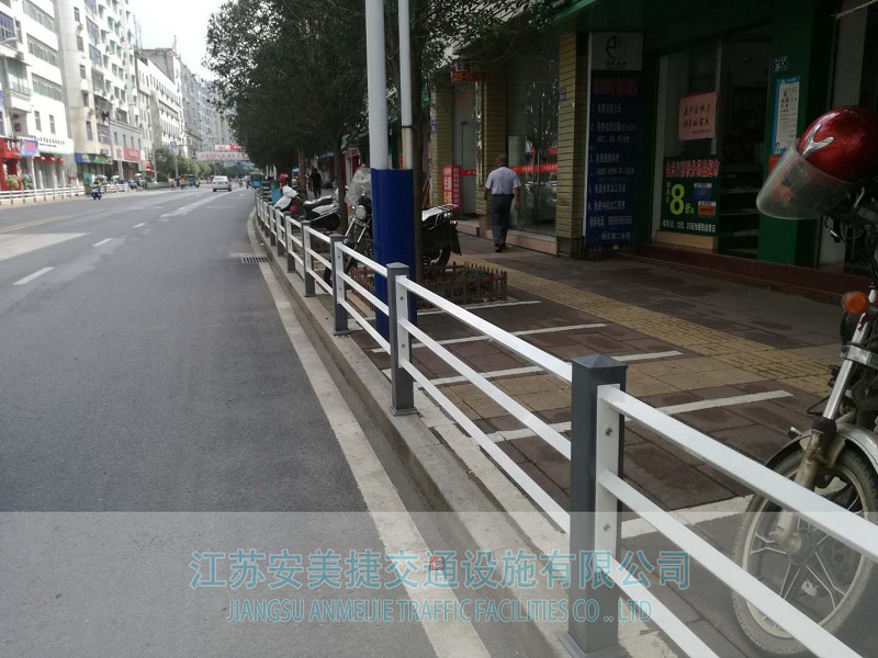 2091551072685727.jpg 边缘隔离护栏11-2.jpg